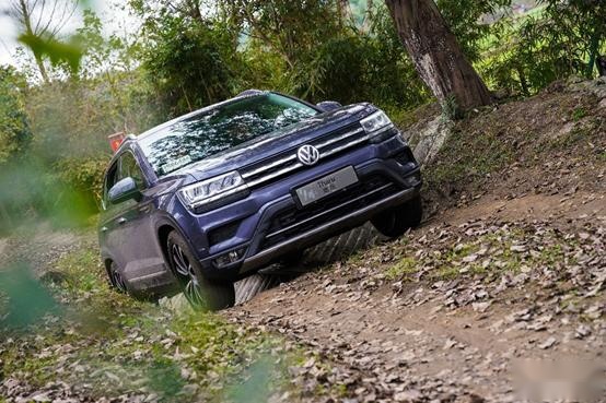 大众这款SUV，能跑山路能越野，价格还不到20万