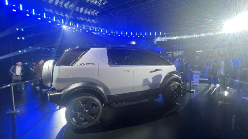 iCAR X25亮相，奇瑞造了辆能越野的MPV？
