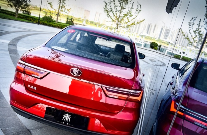 踏实、超值的家用轿车，比亚迪秦燃油版完全购车手册