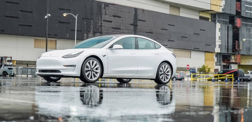 因制动隐患召回Model 3，特斯拉却表示与“刹车失灵”无关
