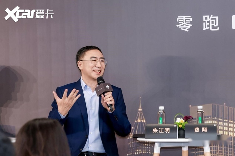 朱江明×费翔务实派强强联合,助力D19打响品牌向上关键一战