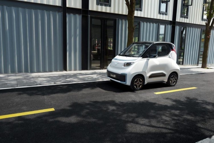 比宏光MINIEV更大，五菱全新车，或售7-10万！