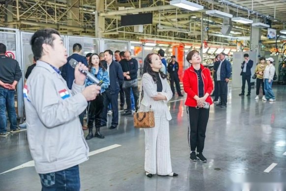 1513台！ 东风富康e爱丽舍集中签约仪式在武汉召开