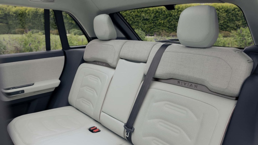 定位更加入门，4695电池装车，RIVIAN R2和R3正式发布