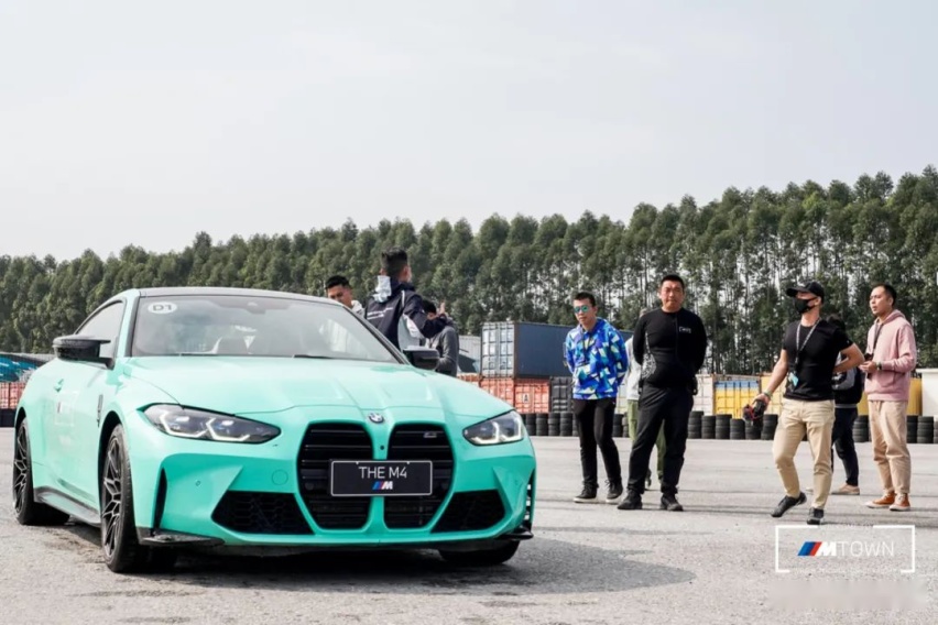 赛道深度体验全新宝马M3/4，详解赛道技能和精英驾驶模式！