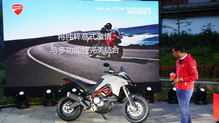 高颜值全能高手，杜卡迪新款MTS 950 S初体验