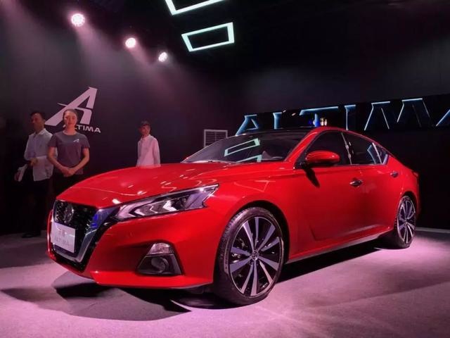 西装暴徒？就是它！「6.58秒破百」赛道虐试全新天籁