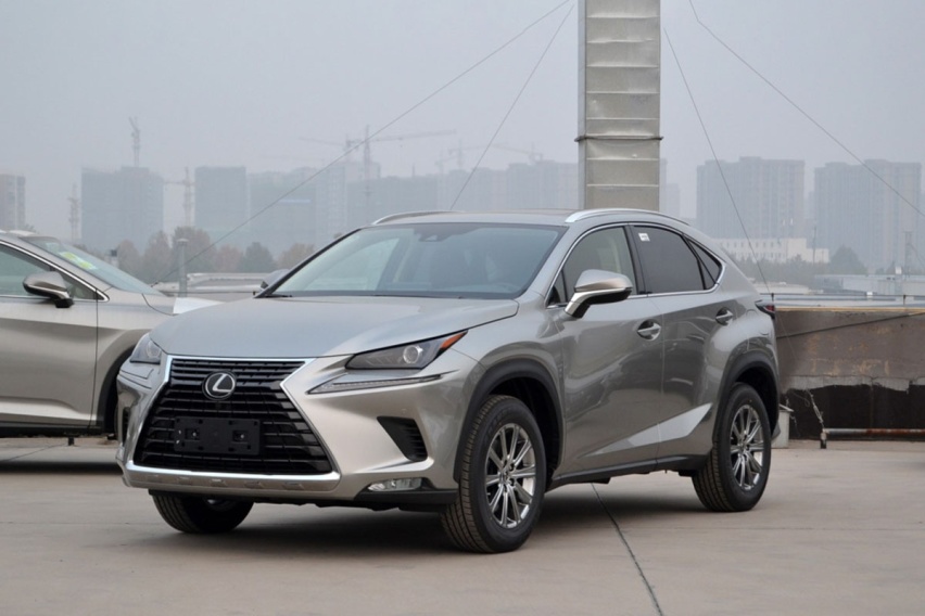 定位次低配，售价32.9万，雷克萨斯NX200锋逸版上市
