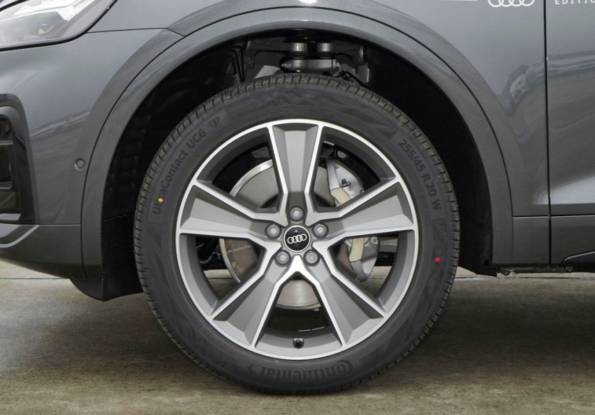中产家庭的最爱 40万买豪华中型SUV 奥迪Q5L与宝马X3谁更强？