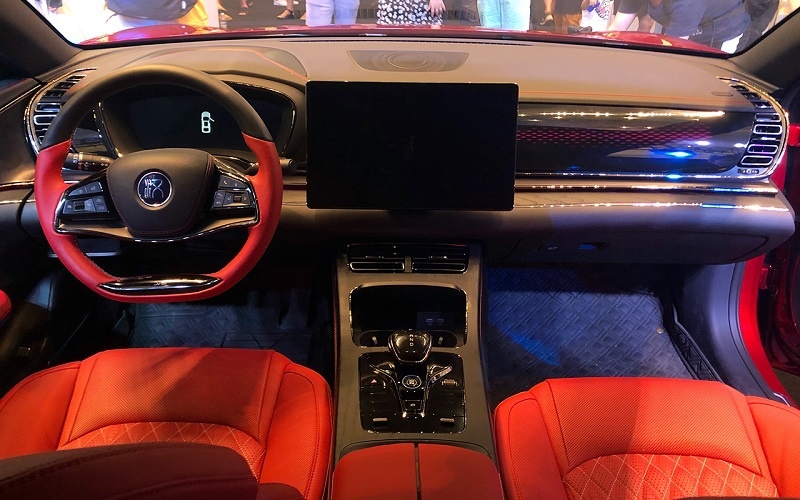 预算30万，Model 3比较香，还是比亚迪汉EV？答案简单