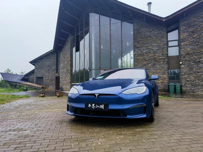 何为真正的人车合一境界？试完特斯拉Model S Plaid版就知道了