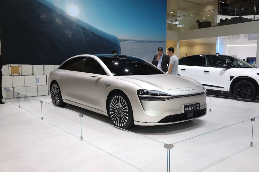 问界新M7上市，28.98万-32.98万，标配华为智驾，还能成为爆款