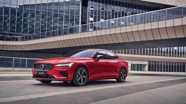 沃尔沃XC60和宝马X3两个“大犟种”，到底谁的坚持更迷人？