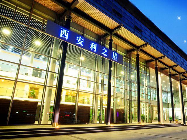 锐评“奔驰女车主维权事件”：一颗螺栓引来的不只是百万罚款