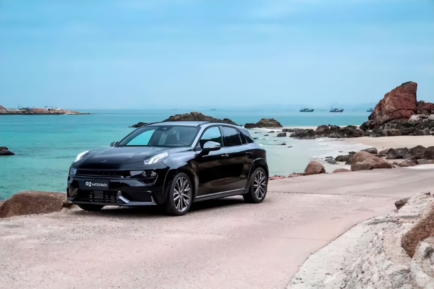 一圈试驾下来，02Hatchback Plus带给我更好的城市驾驶体验