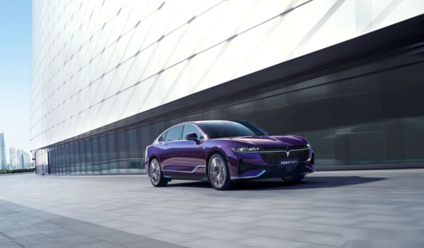 开创混动豪华新时代 岚图追光PHEV 25.28万元起售