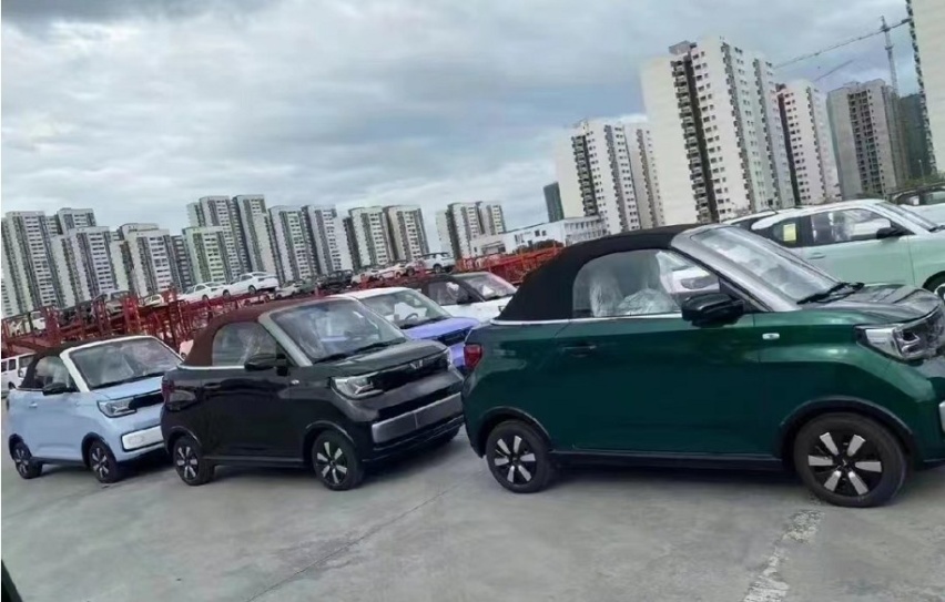 五菱MINIEV敞篷版现身街头 据说不到8万？