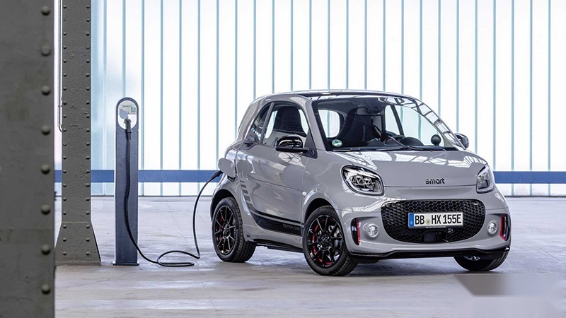 smart-presents-eq-lineup-restyling-ahead-of-frankfurt-motor-show.jpg