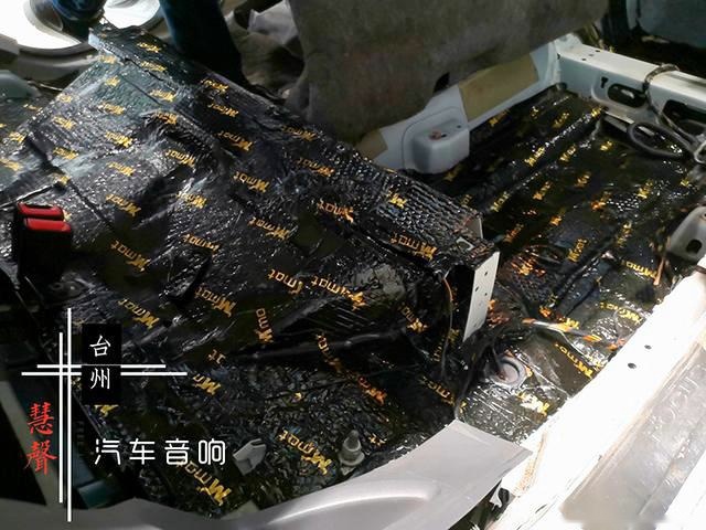 汽车音响改装哪家好？台州福特福克斯汽车音响改装黄金声学喇叭