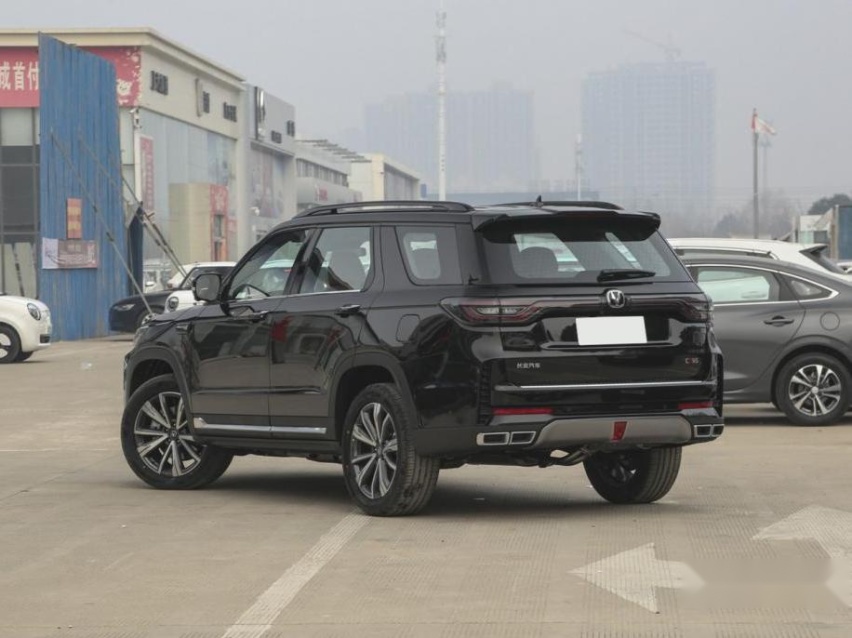 定位中大型SUV，长安CS95PLUS，还有哪些卖点？