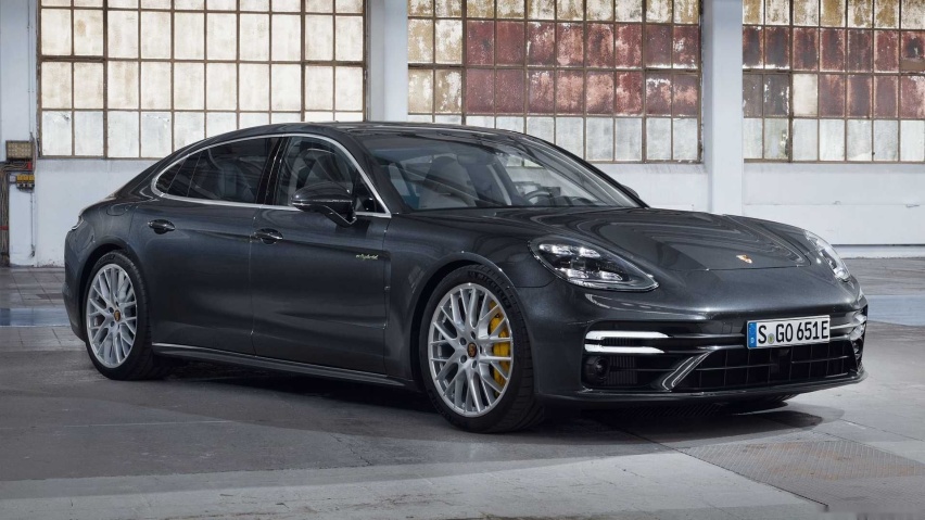 2021-porsche-panamera-turbo-s-e-hybrid-front-3-4.jpg