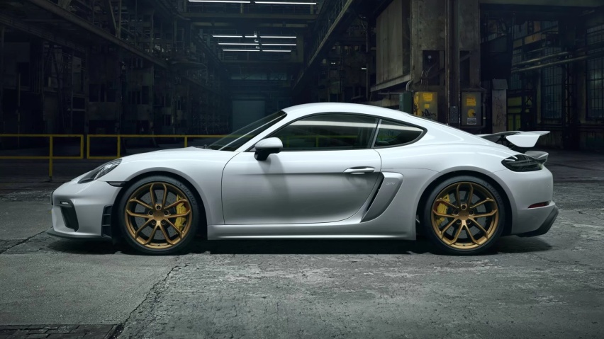 TikTok网红丹尼尔喜提保时捷Cayman GT4，“抖音”造富的外