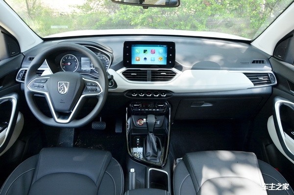 宝骏530七座试驾 实用做到极致的紧凑型七座SUV