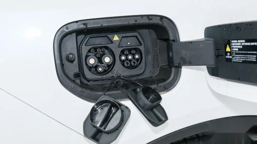 比Model 3便宜10万!长安深蓝SL03值不值?