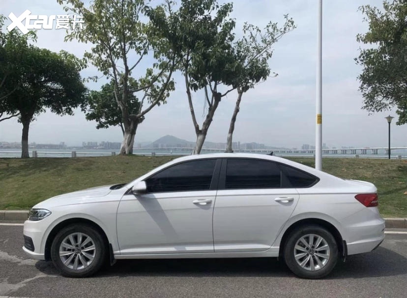 经典轩逸价格太贵，所以买了低配新朗逸，我这价格没被坑吧？