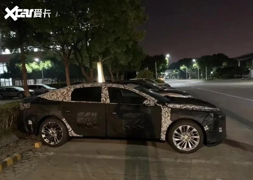 别克君越内饰谍照首次曝光！居然跟别克世纪同款内饰？