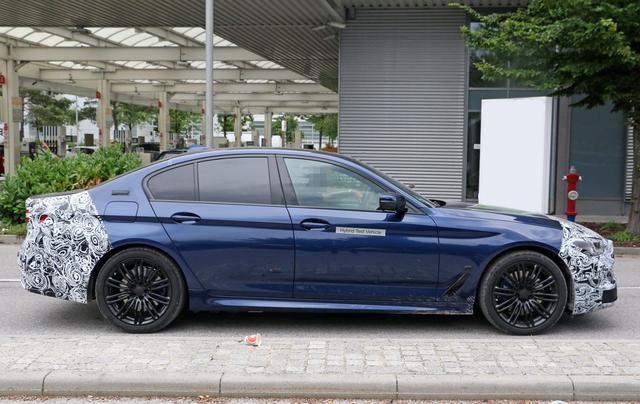 中期改款BMW 5系曝光，等等！这是545e？