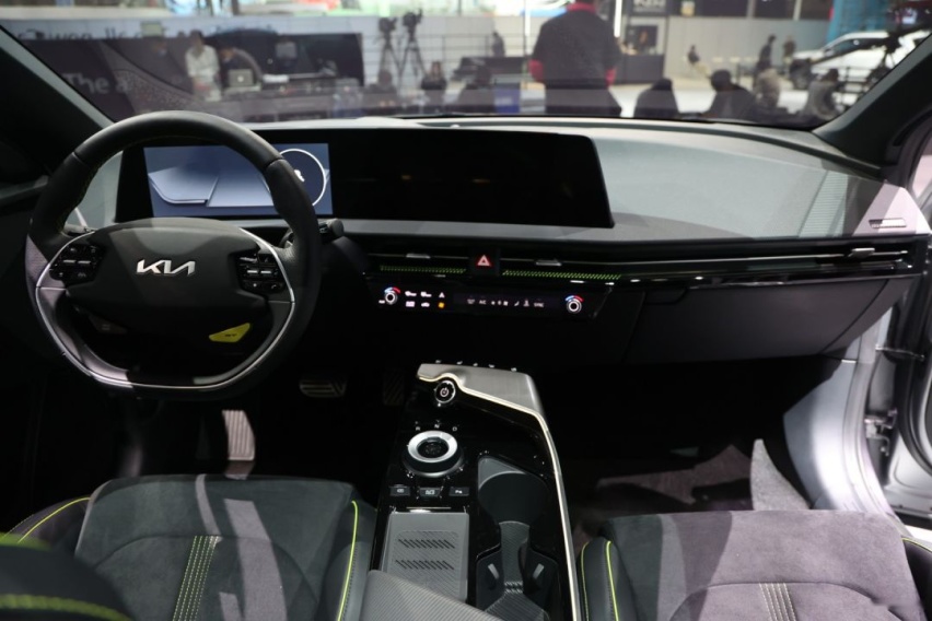 2021上海车展探馆丨EV6 GT实拍 性能感出众