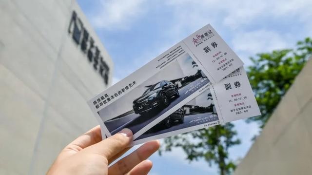 释放自我本色，遇见皓影，来一场在橘子洲头的邂逅