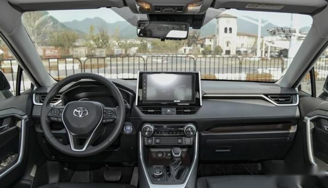 全新RAV4荣放越级上市，硬汉外观配置硬核三种四驱，17.48万起售
