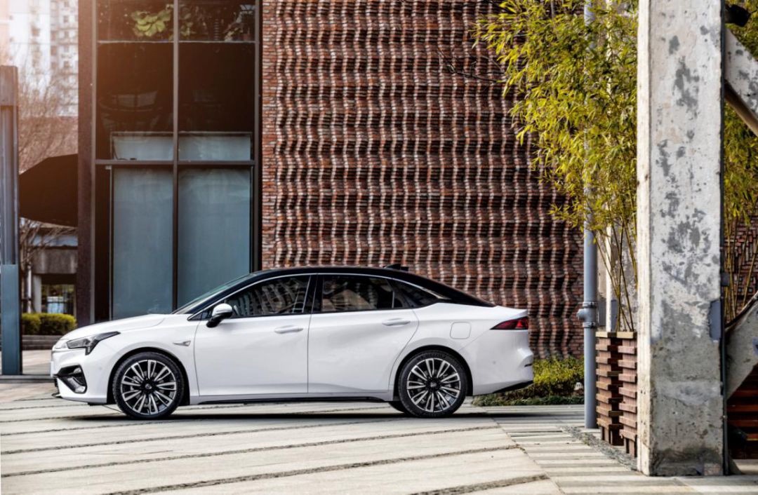 特斯拉Model 3遇劲敌，3个理由让你关注Aion S