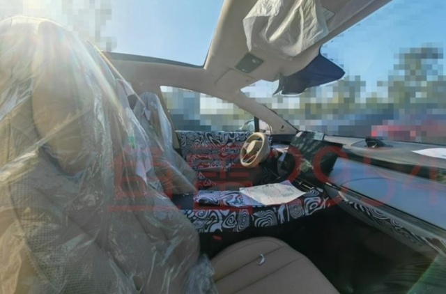 华为智界第二款车曝光，对标特斯拉Model Y，有戏吗？