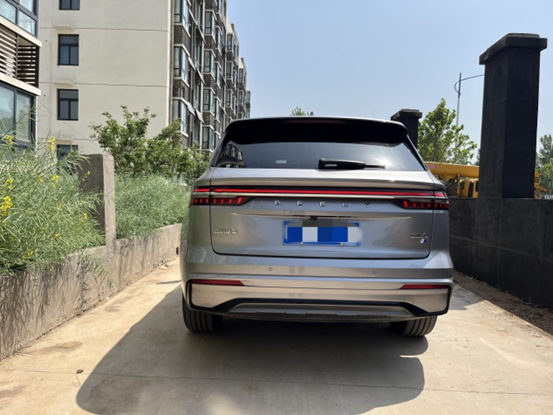 安全性能充足的星越L智擎，用实力说话，你真的不心动吗？