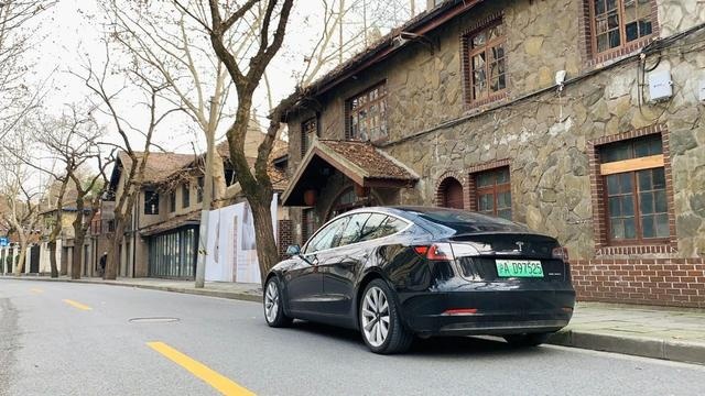 【30万纯电动】选668km续航的特斯拉Model 3还是420km的蔚来ES6？