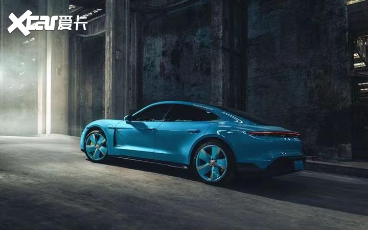 十字定制 Taycan Turbo S 艺术与跑车的完美融合