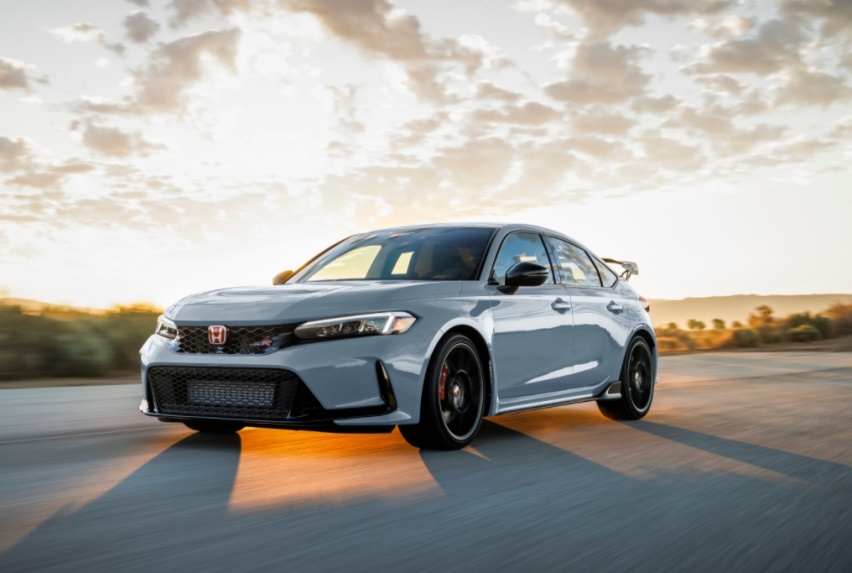 40多万买性能车，本田思域Type R还是宝马M240i，谁更值？