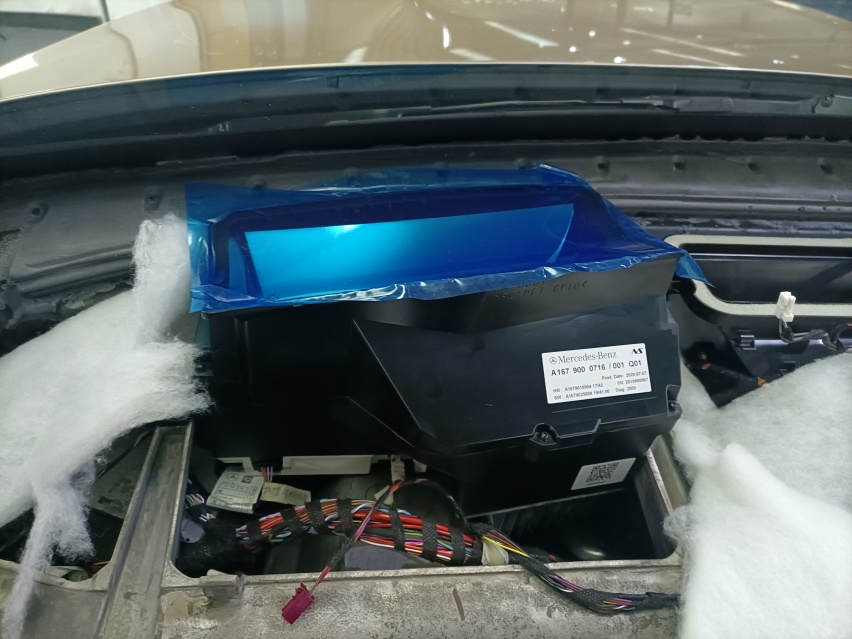 22款奔驰GLS450升级抬头显示HUD电吸门 香氛 ACC自适应巡航