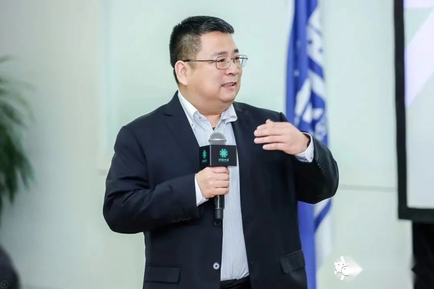 魏建军的组织3.0时代管理学、吴伯凡的新黑客时代的全新营销