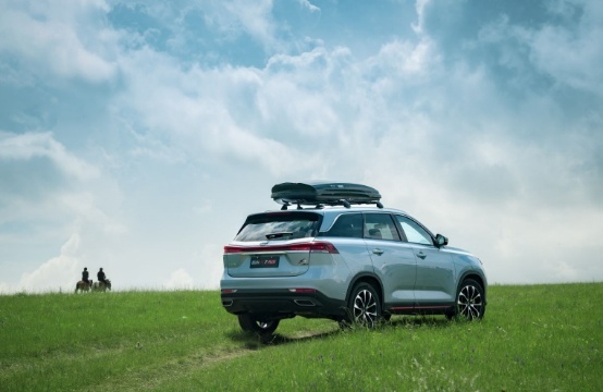 长安欧尚X7PLU对比卡罗拉锐放：两款紧凑型SUV，你更爱谁？