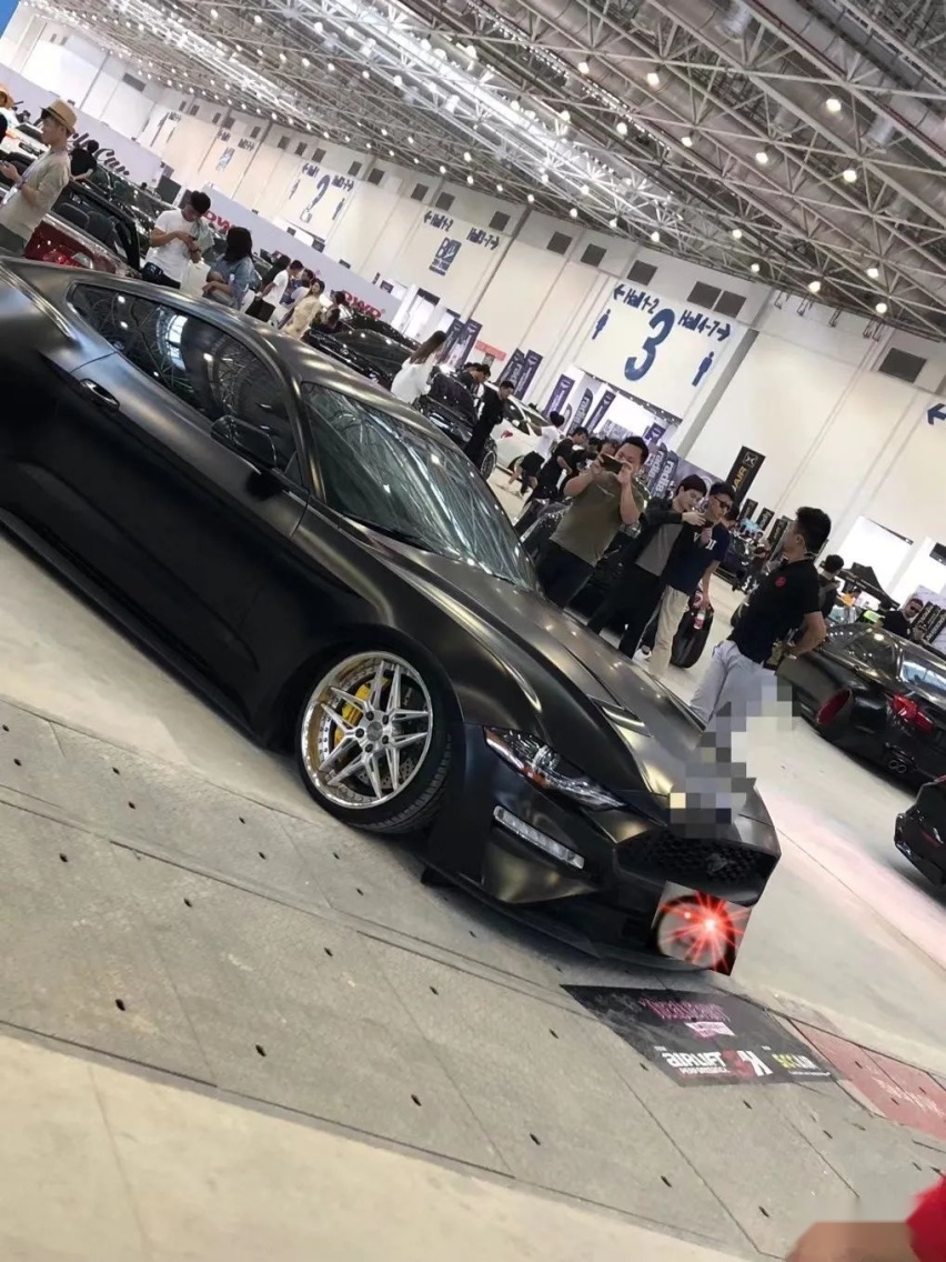 美式肌肉车Mustang也玩低趴姿态，因为改的太帅被各种举报？