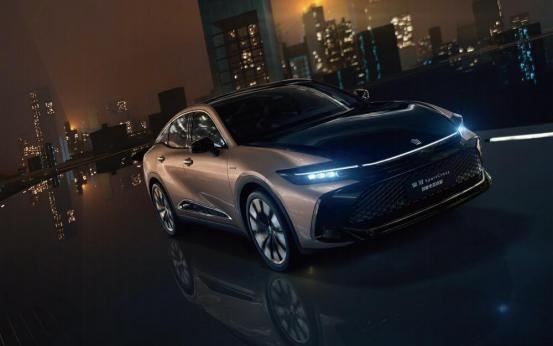 一汽丰田皇冠SportCross联袂新款皇冠威尔法精彩上市