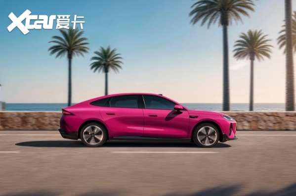 长续航智美纯电轿跑 风云A9开启预售 11.59万起