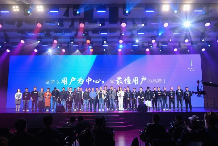 首发小魏同学2.0车机形象、智能车控手表，魏牌也太宠粉了！