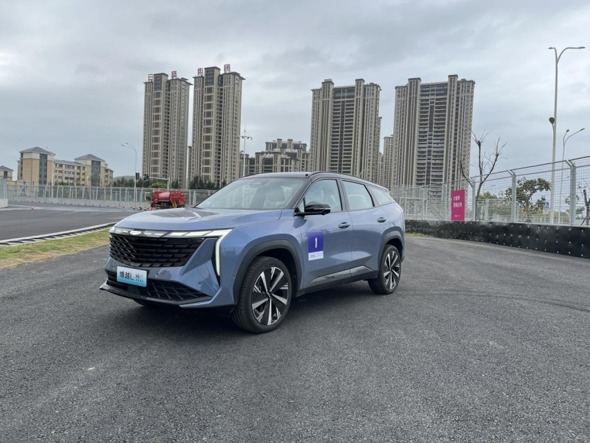 试驾官丨赛道实测博越L，“最好开的城市SUV”名副其实？