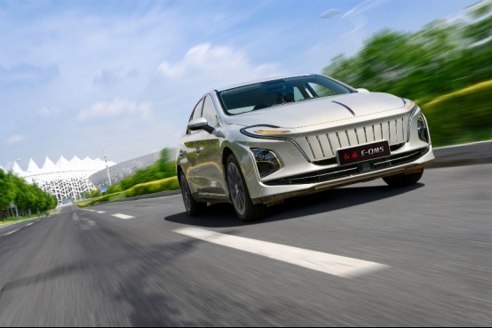 红旗E-QM5 560KM PLUS全新续航版本上市，19.98万元起