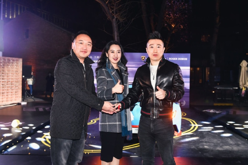 买Huracan STO的男人在想什么？